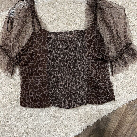 Altar'd State Medium Leopard Print Mesh Ruffle Puff Sleeve Smocked Crop Top - Picture 2 of 6